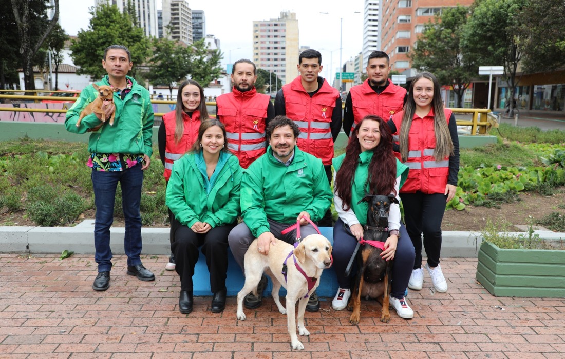 Bogotá lanza el Bloque de Atención y Rescate BAR contra la explotación con fines de mendicidad, el maltrato y el abandono de animales en Transmilenio
